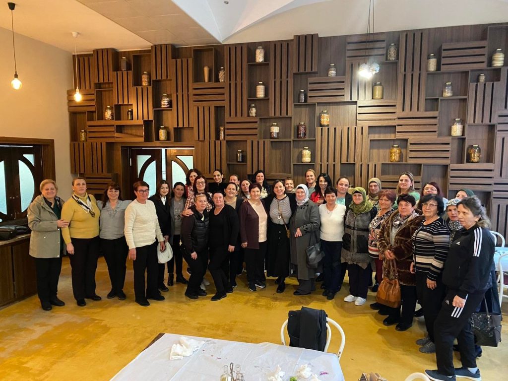 Вмрежување и зајакнување на економските можности на жените од различни региони